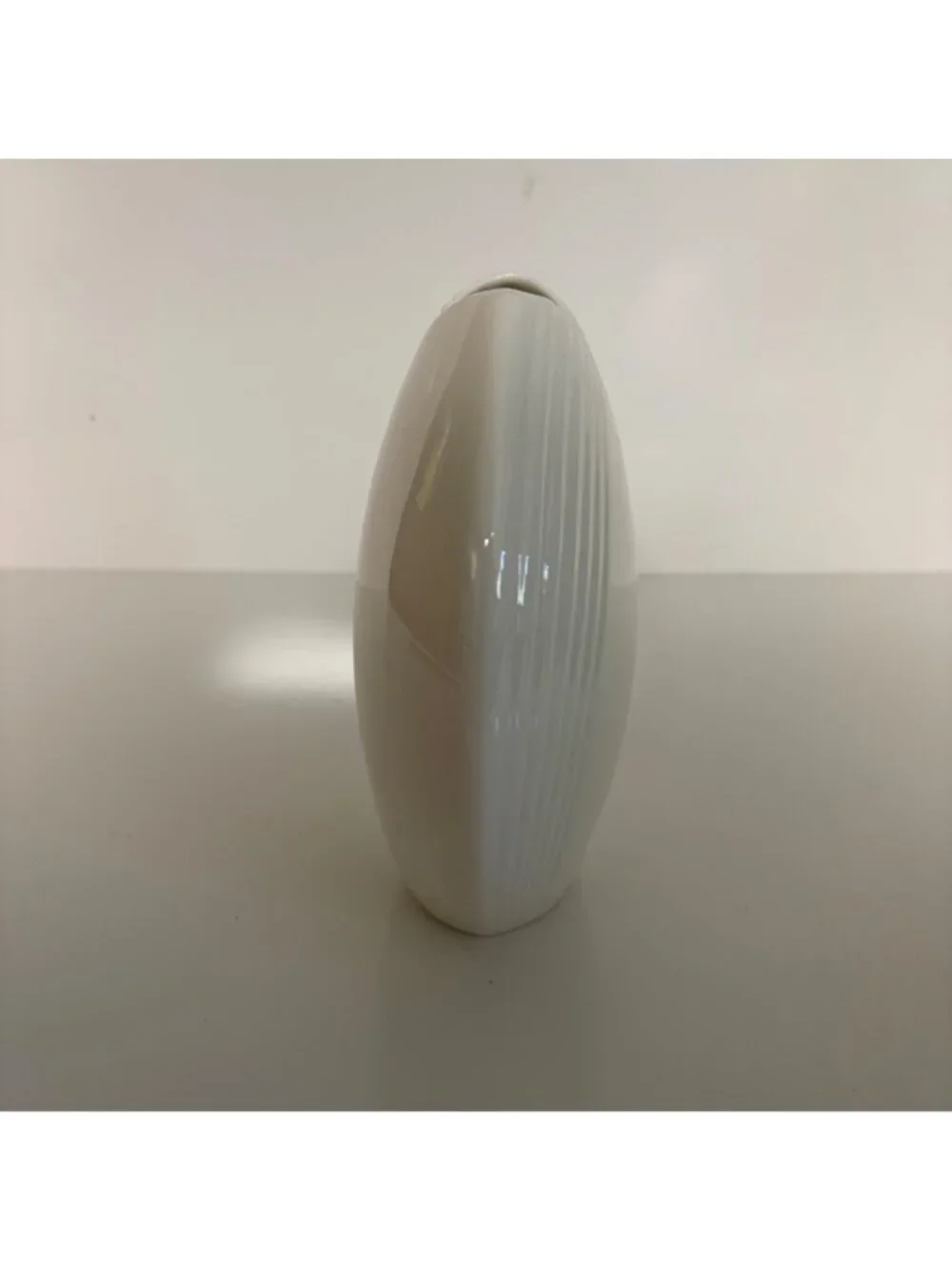 Christopher Stuart Y1510 Tempest White Bone China Vase Elegant Modern Minimalist